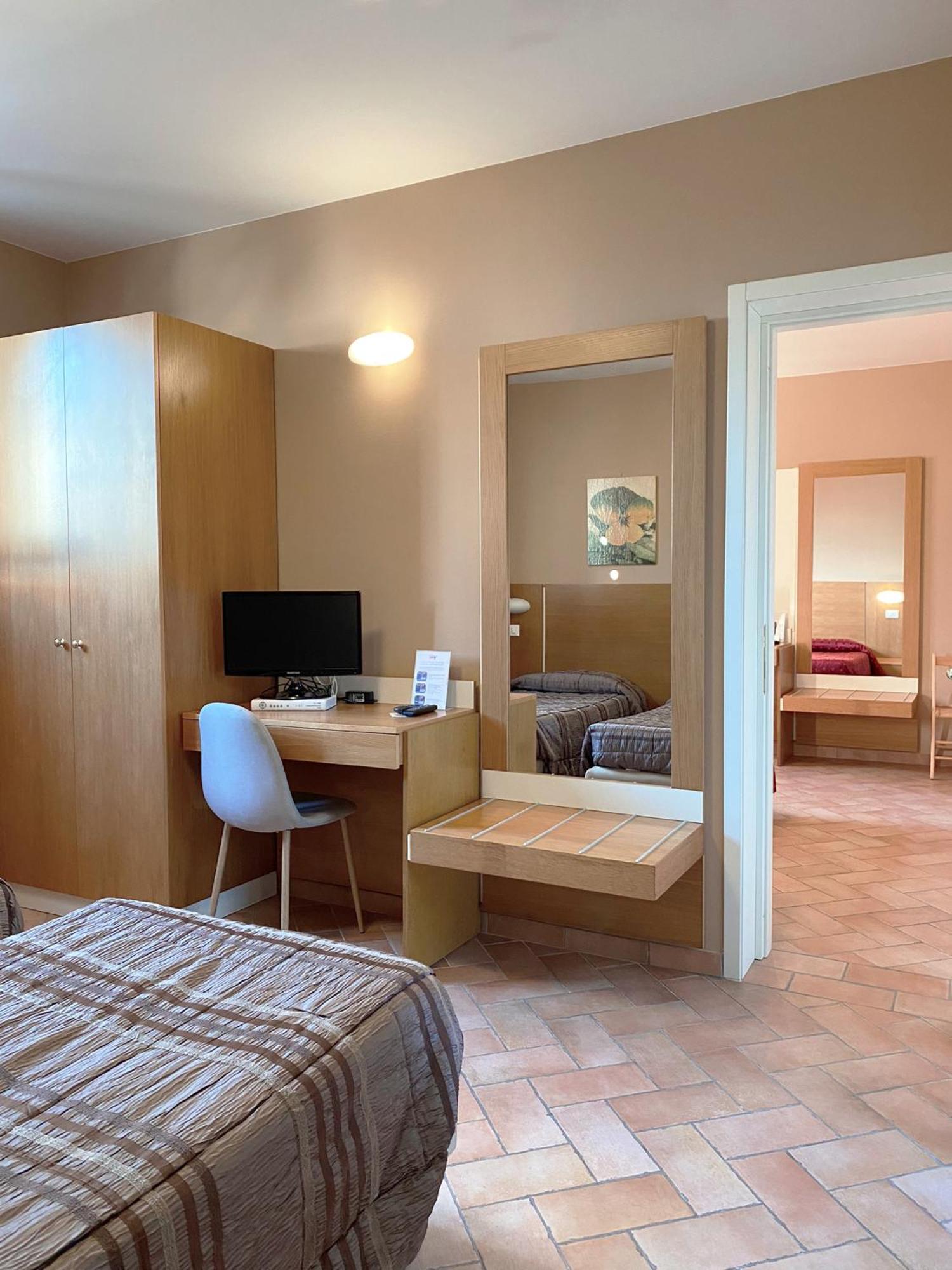 Gli Ulivi Aparthotel Castel di Lama